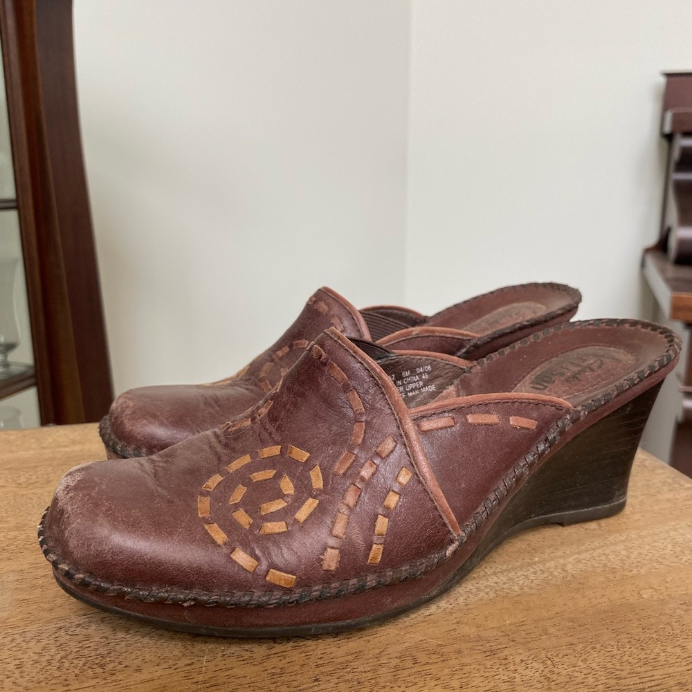Brown Leather Mules with Wedge Heel and Floral Design